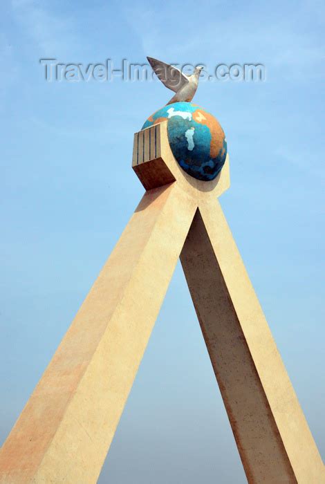 Bamako Mali Peace Monument Intersection Of Avenue De La Nation And