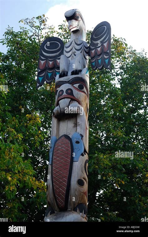 Totem Pole In Butchart Gardens Vancouver Island Stock Photo Alamy