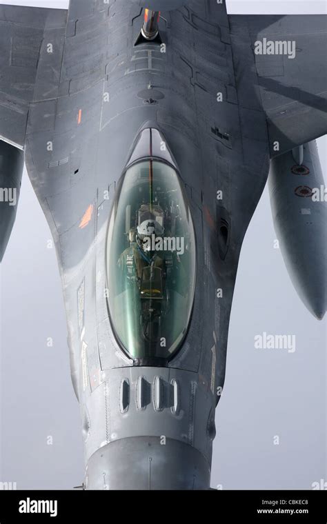 Close up cockpit f 16 fighting falcon immagini e fotografie stock ad ...