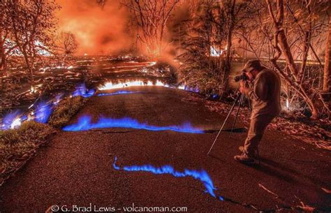 Blue methane flames during the 2018 Hawai'i volcanic eruption : r ...