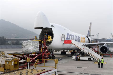 Atlas Air Boeing 747-8F Engine Pod Strikes Runway In Anchorage