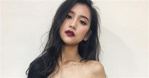 Hot girl Instagram Đài Loan khoe mặt xinh dáng chuẩn ngắm hoài không chán