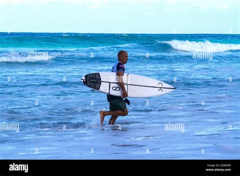 Kelly Slater Pipeline 2019 Stock Photo - Alamy