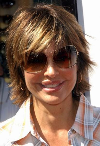 Lisa Rinna Medium Layered Haircut :: The Best Shag Haircut and Styles