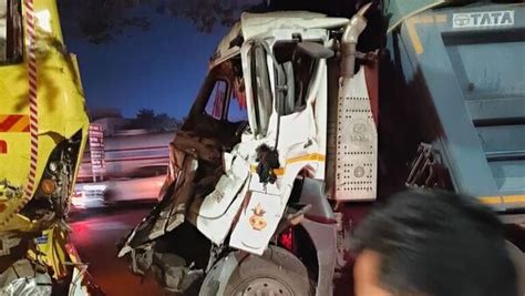 Navale Bridge Accident पुण्यातील नवले पुलावर भीषण अपघात डंपर आणि