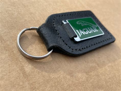 Jaguar Key Ring Black Leather Black Cherry Jaguar