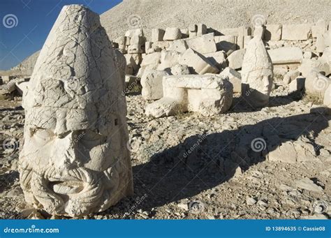 Nemrut statues stock image. Image of historic, famous - 13894635