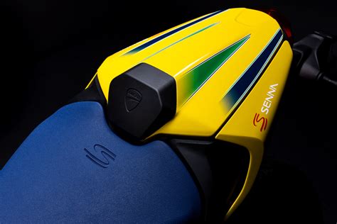 A versão naked da Ducati para celebrar os 30 anos do legado de Senna