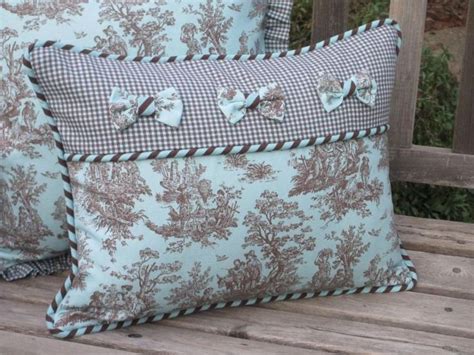 Как сшить наволочку на подушку - три модели 50 на 70 | Toile pillows ...