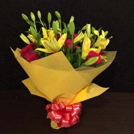 Yellow Asiatic Lilies Red Roses Bunch | Lilies Bouquet | Chennai ...