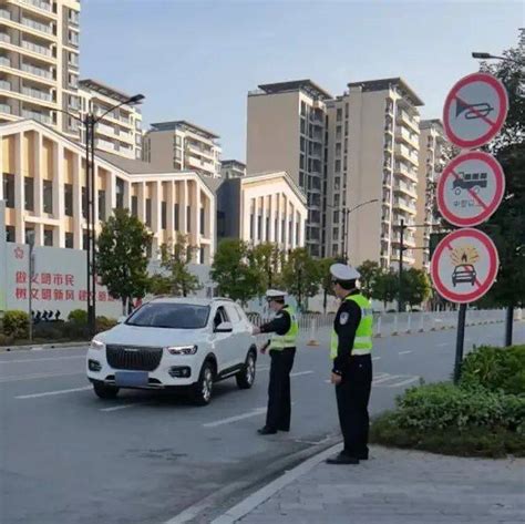 梅城这路段很多车逆行？梅州交警：已查处！记3分罚200元车辆驾驶员小区