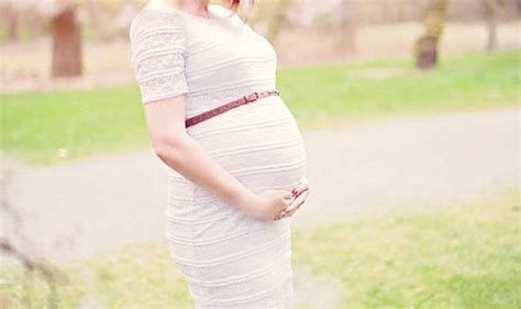 Cherry Blossoms Maternity Photo Session Lana Sky Photography