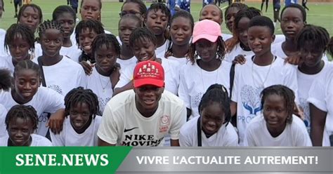 Apr S Tchouam Ni Un Autre Joueur De L Quipe De France En Visite Au