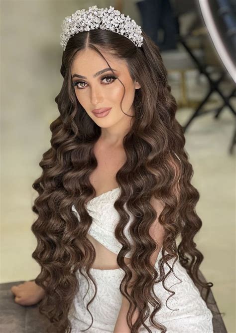 Pin On Silvi In 2024 Hairstyles With Curled Hair Curly Hair Styles