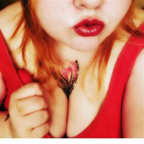 Lonely BBW Housewife Plays With Tits While BF Is At Work Karmahaseyes Amateur Porn XHamster