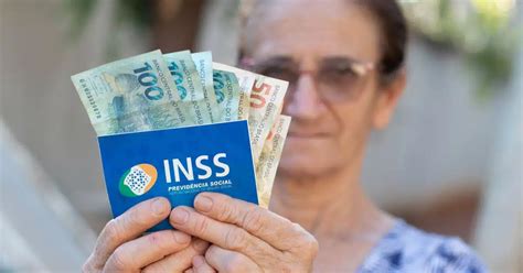 Governo antecipa 13º para aposentados e pensionistas do INSS veja as