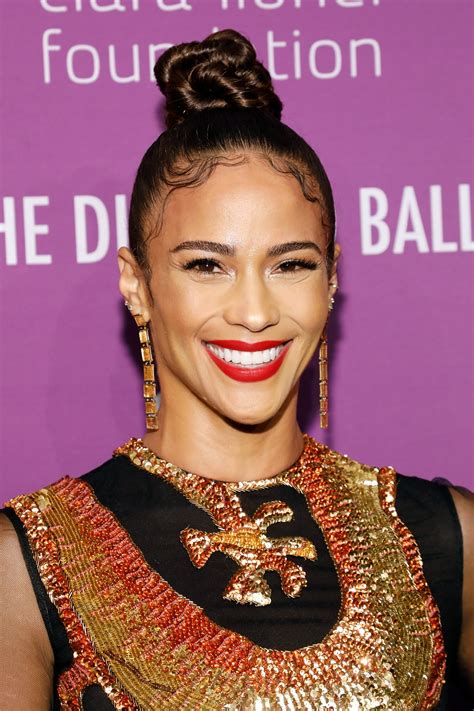 40 Versatile Top Knot Hairstyles for Every Occasion 8