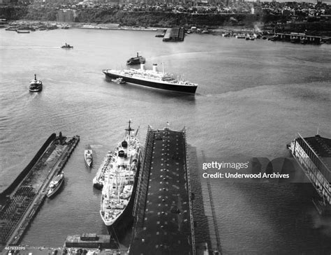 The Ss Independence Preparing To Dock In New York Harbor With Ss La