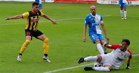 Nané y Peter dos atacantes en la órbita del Xerez CD