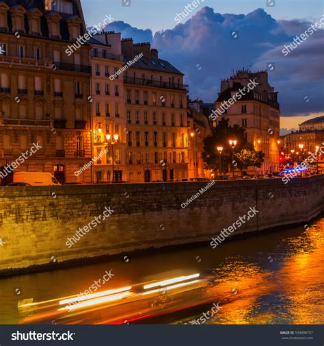 Seine Island Ile De La Cite Stock Photo 539498797 | Shutterstock