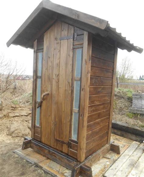 Building An Outhouse Outdoor Gardens Landscaping Outdoor Toilet