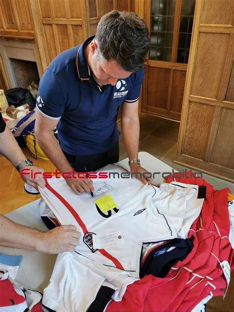 Michael Owen Signed England Retro Shirt 2002 Authentic Autograph