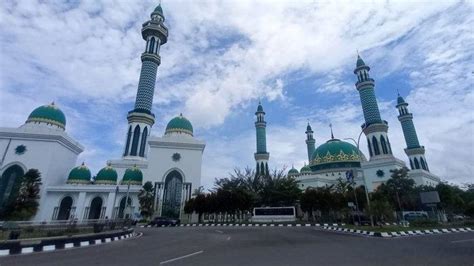 3 Teks Khutbah Jumat Singkat Dengan Tema Instrospeksi Diri Di Bulan