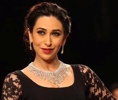 Actress Karisma Kapoor Sexy Hot Photos At IIJW Spicy Ammayi