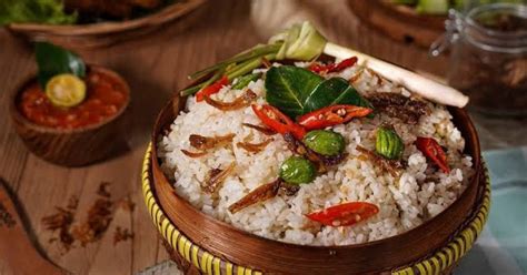 Resep Nasi Liwet Rice Cooker oleh Della Riany - Cookpad