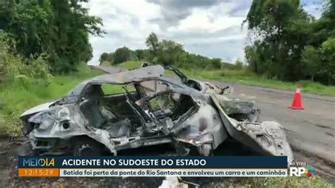 Quatro Pessoas Da Mesma Família Ficam Feridas Após Carro Bater Em