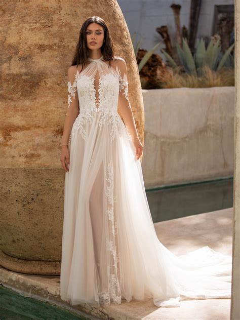 21 Beautiful Halterneck Wedding Dresses Uk