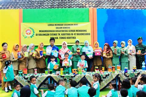 Hut Ke 55 Dharma Pertiwi Pengurus Persit Bojonegoro Kunjungi Tk