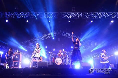 【サマーソニック レポート】メイド姿の5人組ガールズロック・バンド、band Maidが、2年連続出演のサマソニで魅せた、ハードロック6連発