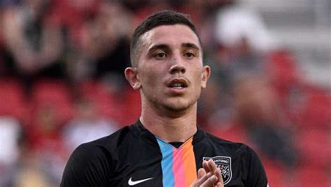 Nathan completa dois meses nos Estados Unidos e valoriza sequência de