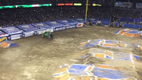 Monster Jam Grave Digger Freestyle Anaheim 12817 Youtube