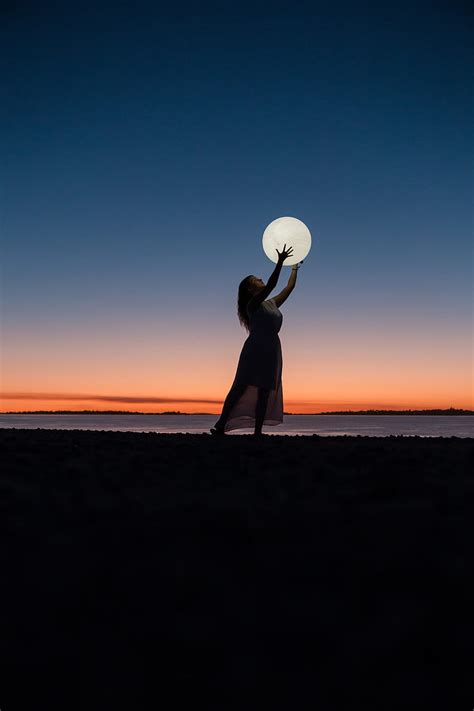 Girl Woman Moon Beach Sunset Graphy Sunset Girl Hd Phone