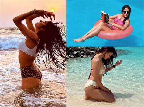 Janhvi Kapoor Sara Ali Khan Alia Bhatt Celebs Stunning Bikini Pics