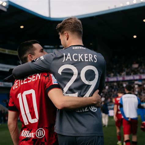 Blauw Zwart Boekt Een Deugddoende 0 3 Zege Op Het Veld Van Genk Club