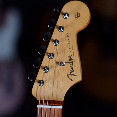 fender classic player  stratocaster  leo teds electric guitars