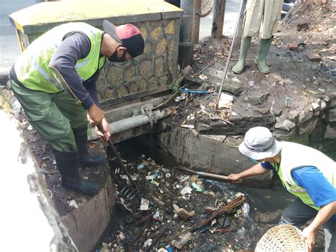 Saluran Air Sering Tersumbat Di Suhat Dpuprpkp Kota Malang Minta