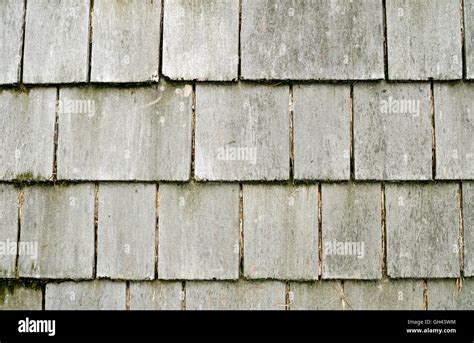 Wooden roofing shingles hi-res stock photography and images - Alamy