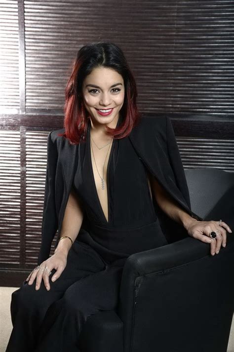 Vanessa Hudgens Braless Showing Big Cleavage At The Gimme Shelter Photocall In P Porn Pictures