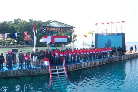 Bangkitkan Kejayaan Maritim TNI AL Kibarkan 77 Bendera Merah Putih Di