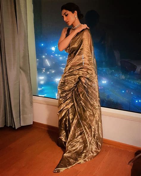 Sobhita Dhulipala Slays The Ethnic Style Game In Silk Saree Check Out