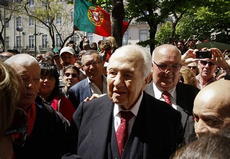 Ex Presidente De Portugal Mário Soares Está Internado Em Estado Crítico