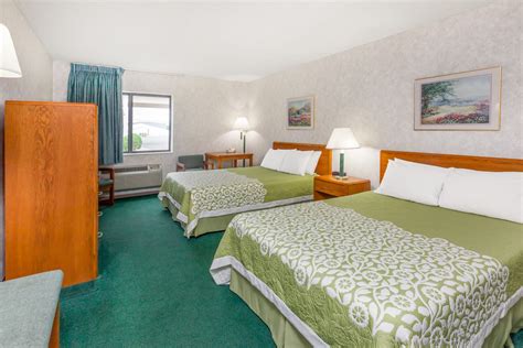 Days Inn by Wyndham Alpena | Alpena, MI Hotels