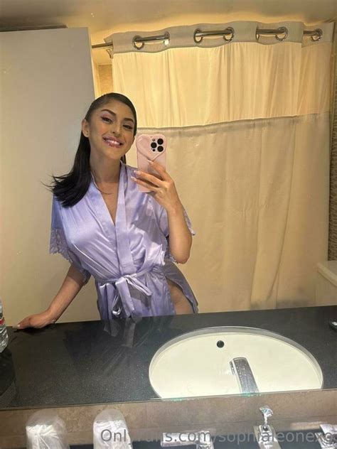 Sophia Leone Sophialeonex Sophialeonexo Xosophialeone Nude Leaks OnlyFans OnlyFans Fapellino