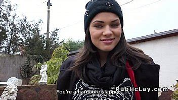 Busty Babe Flashing Boobs In Bra XNXX