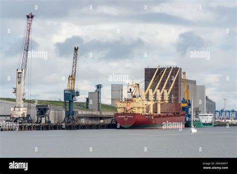 General Cargo Ship Hi Res Stock Photography And Images Alamy