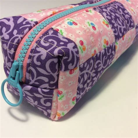 A Zippered Box Pouche Quiltsbyme